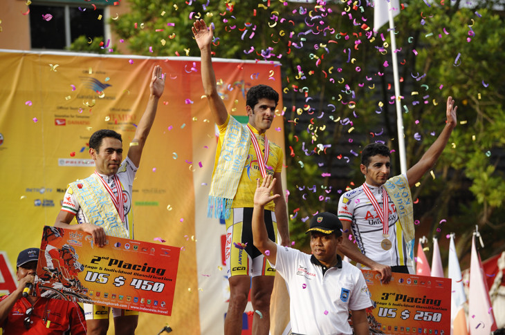 ステージ1位から3位、表彰台を独占したアザド大学チーム