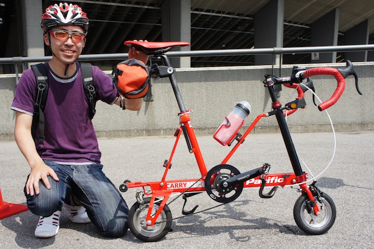 このようにちゃんとした自転車のフォルムになる。こう見えて30km/hの巡航も可能だという