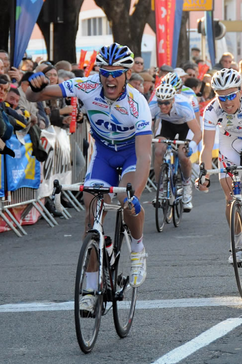 エトワール・ド・ベッセージュ第4ステージ(UCI2.1-2011/2/5)のスプリントを制したステファン・プーリーズ(フランス)