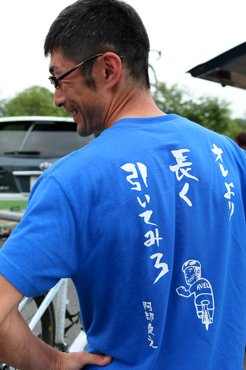 関係者全員の協力でできた震災復興支援のTシャツ。ビチコルサアヴェルなどで購入できる
