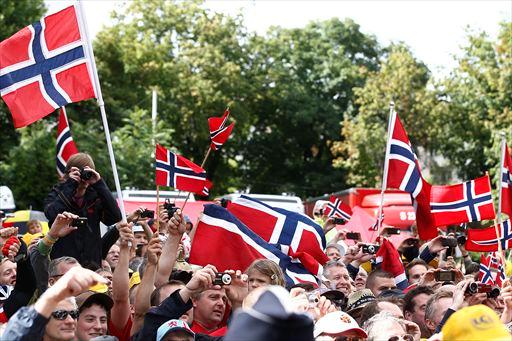 ゴール地点で盛り上がるノルウェー応援団
