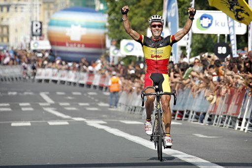 独走勝利を飾ったフィリップ・ジルベール（ベルギー、オメガファーマ・ロット）