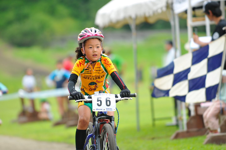 女子小学2年生優勝　坂間星南