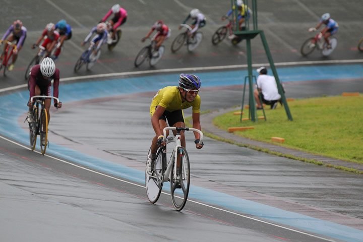 男子ポイントレース決勝 逃げた榊原健一(中京大) が優勝