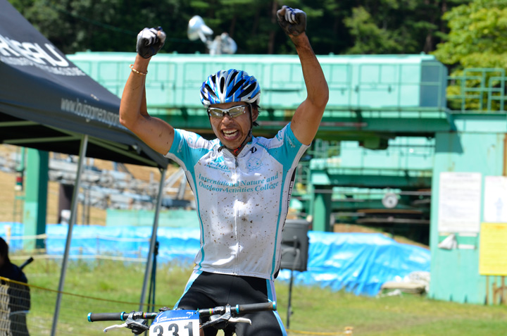 エキスパート男子優勝　松尾純（国際自然環境アウトドア専門）