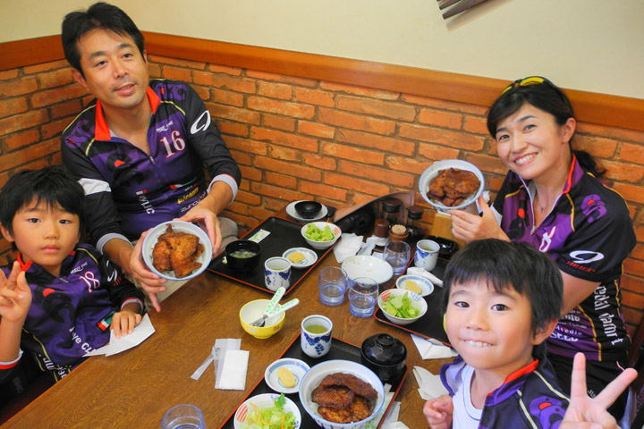 このご一家はソースカツ丼がお目当てだったそうです