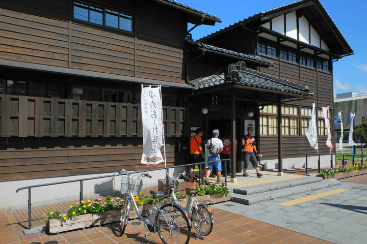 はたや記念館「ゆめおーれ勝山」