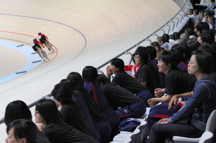 大会には女子競輪開催に向けて日本競輪学校で訓練を積む選手たちも応援に訪れた