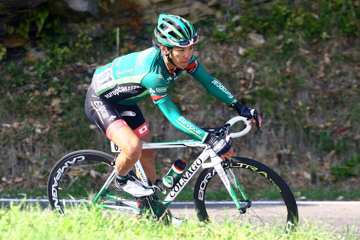 序盤から100km以上にわたって逃げ続けた新城幸也(ユーロップカー)