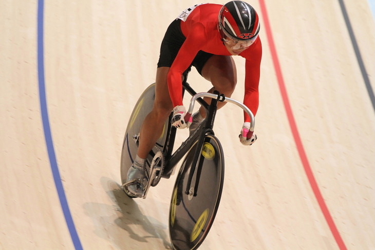 　女子オムニアム フライングラップでトップタイムの加瀬加奈子（日本競輪学校）