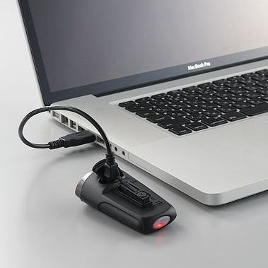 USBから手軽に充電できる