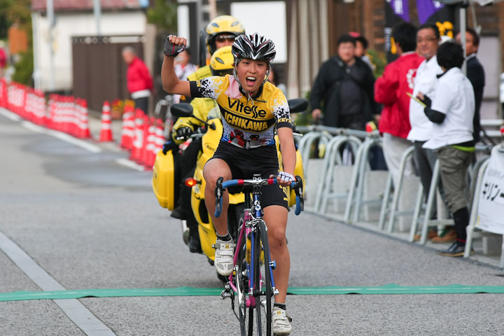 F 高橋奈美（Vitesse-Serotta-Feminin）が優勝