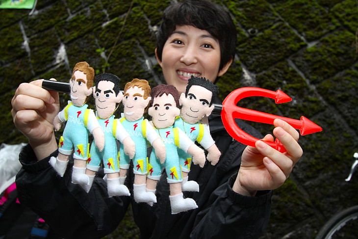 アスタナの選手全員の人形をつくったYukiさん。レース後に選手にプレゼントしたら大喜びされました
