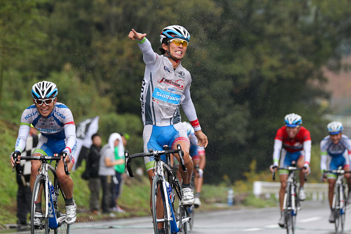 四国地域+チャンピオン 青柳憲輝(シマノレーシング)がオープン優勝