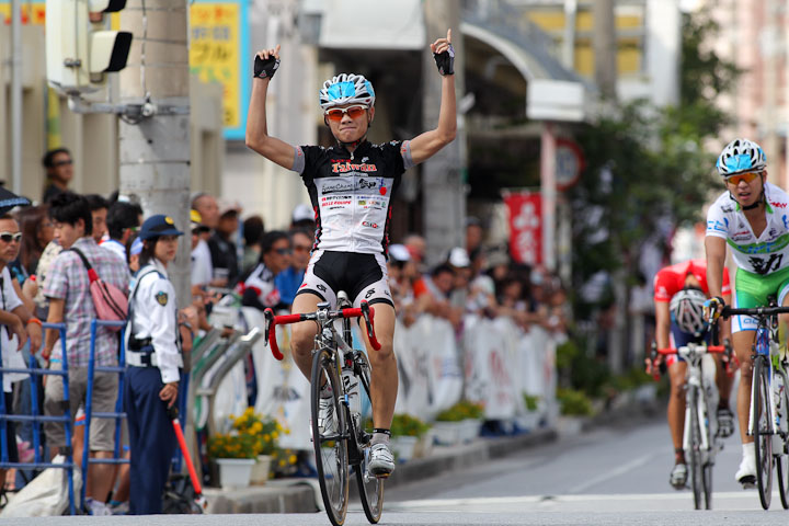 ジュニア国際　優勝の小橋勇利（ボンシャンス飯田・松山工業高校）