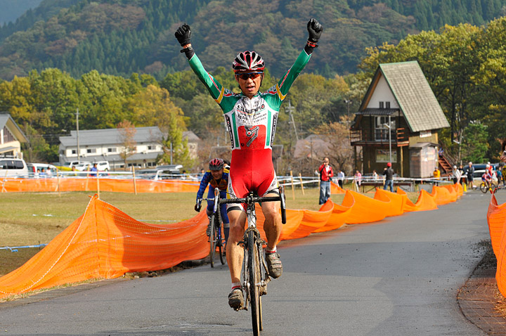 C1優勝小坂正則(スワコレーシングチーム)