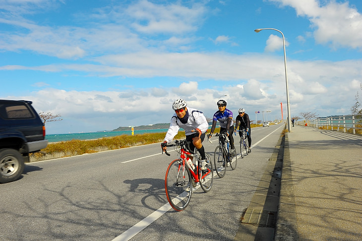 うるま市の名所「海中道路」を走破