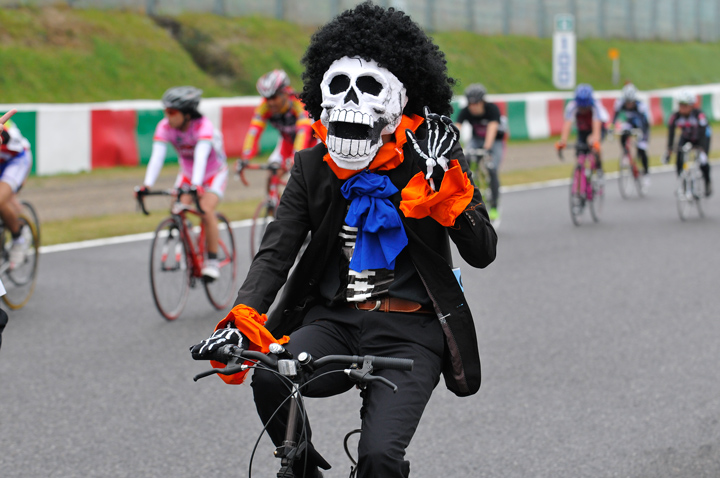丁寧な仕上がりを見せる?ガイコツライダー