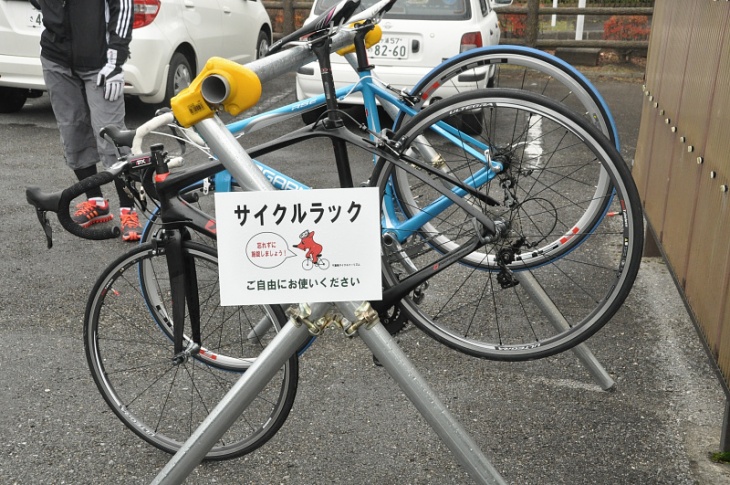 各サイクルステーションに設置されるバイクラック