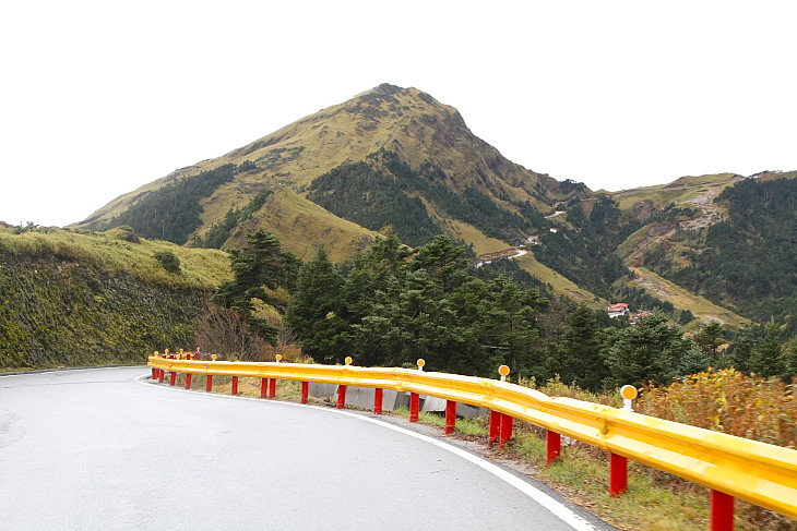 目指すは3275mの合歓山頂上「武嶺」。到達すれば他で味わえない達成感がある