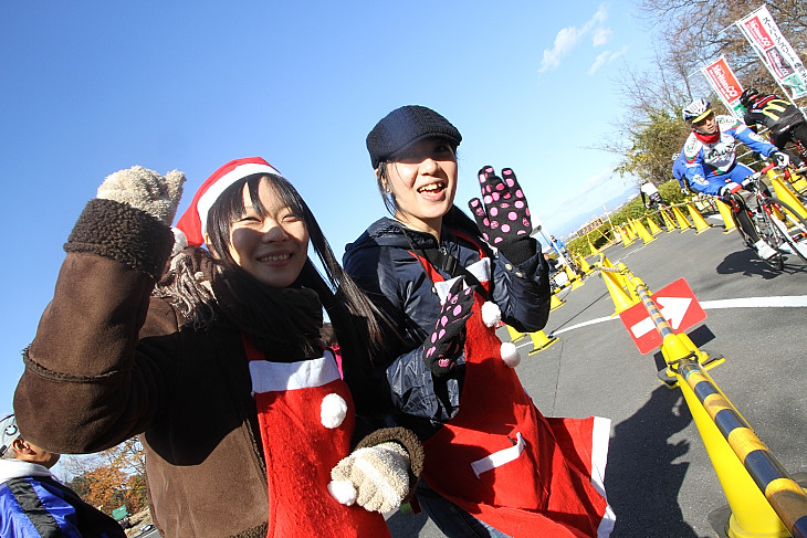 12月ということでサンタさんも登場。花を添えてくれた