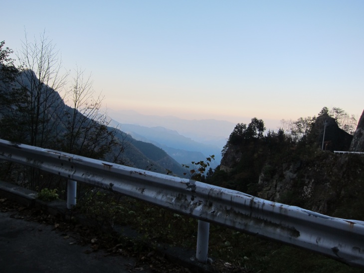 往路最大の難所　三峰越え　眼下には奥秩父の絶景が広がる