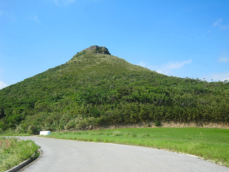 宇江城ヒルクライムコース 沖縄県で最も高いところにある城跡。標高309.8m