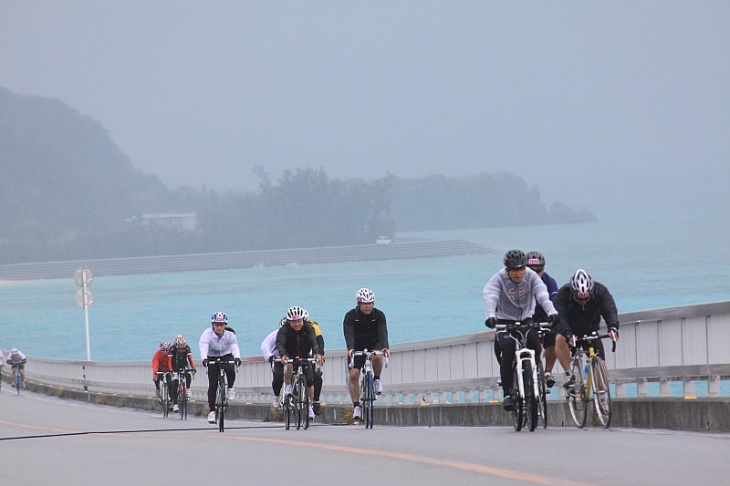 美ら島オキナワCenturyRunのハイライト 古宇利大橋