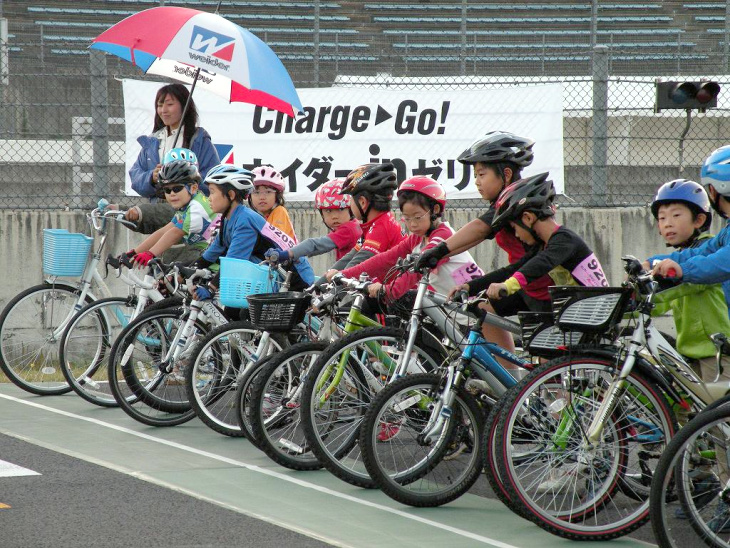 子どもたちも本気のキッズレース