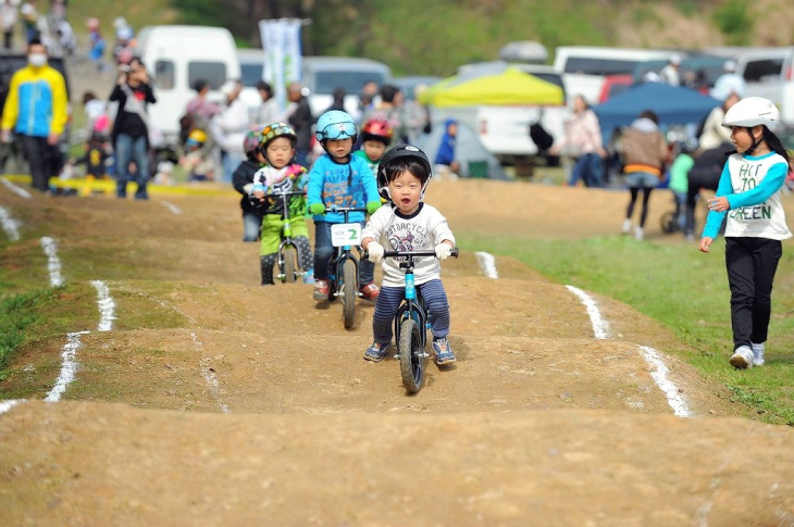 特設コースでストライダーを楽しもう(※写真はイメージです)