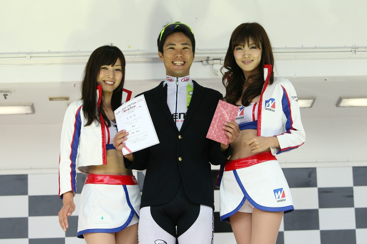 2011年度大会での特別賞 ユナイテッドアローズ ウイナーズジャケット