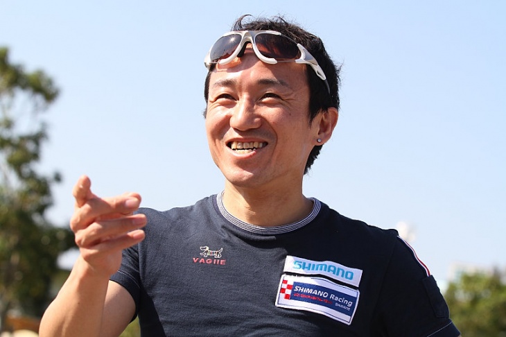 野寺秀徳監督が今年もシマノレーシングを率いる