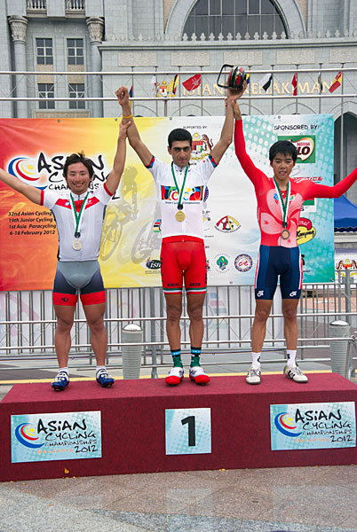 U23男子で2位となった山本元喜(左/奈良・鹿屋体育大学)
