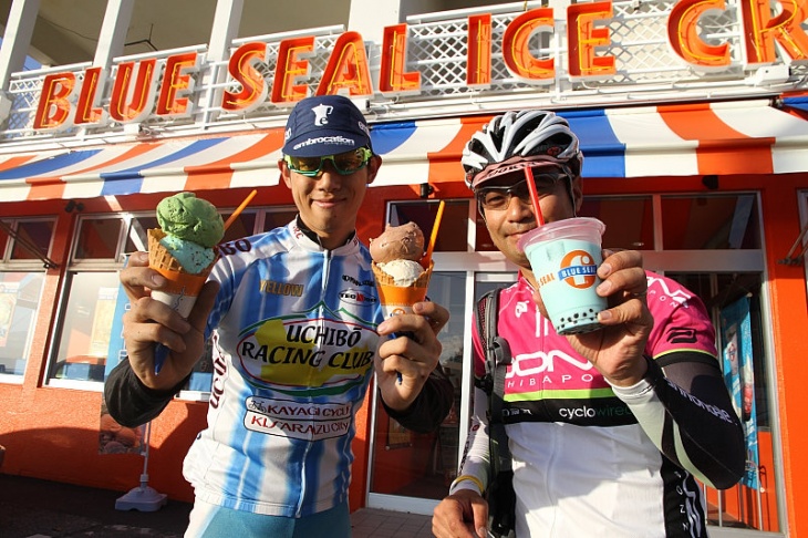 走った後はお約束のブルーシールアイスクリームでシメ!