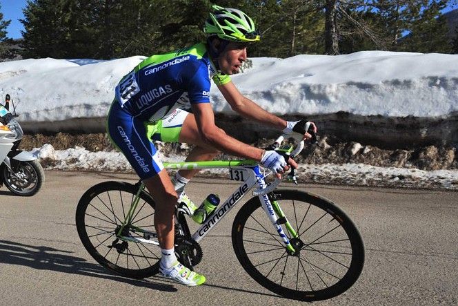 残り4km地点から飛び出したヴィンツェンツォ・ニーバリ(イタリア、リクイガス・キャノンデール)