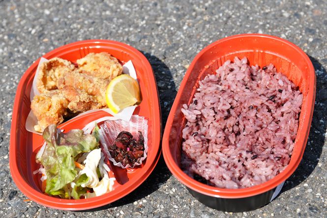 参加者に配られた古代米を使ったお弁当