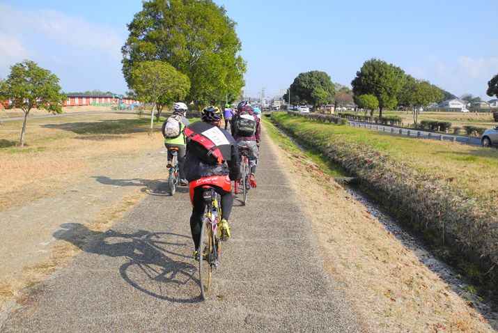 平城京敷地内を走る