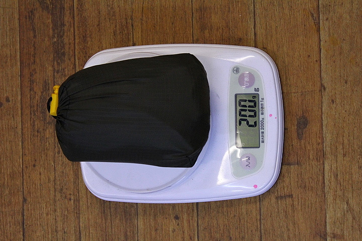 Pocket In 付属品を含めた重量は200g(実測)
