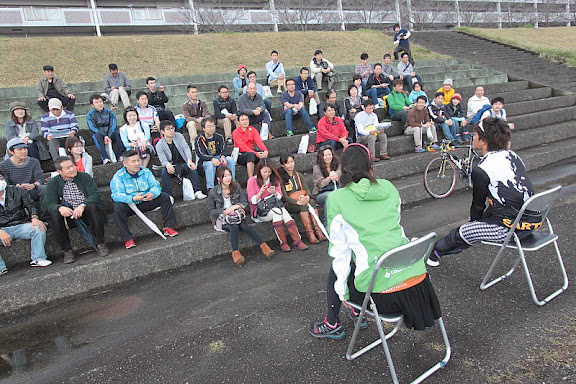 河川敷で開かれたロングライド講座