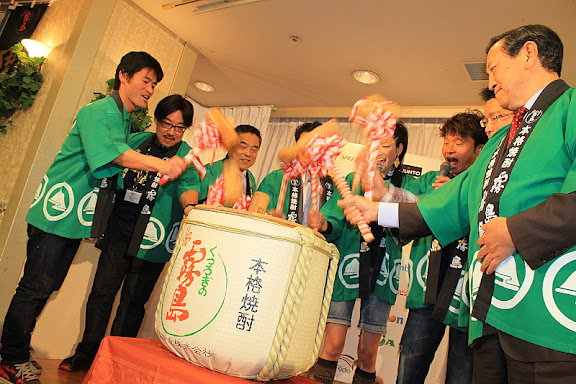 サイクリングイベントで鏡開きなんて聞いたことが無~い!!