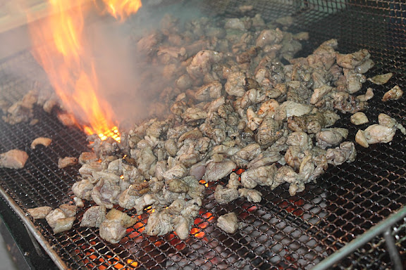 香ばしい炭火焼地鶏は最高に美味しかった!