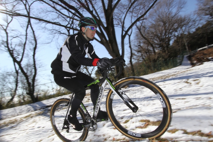 「ロードバイクにそのままカンチブレーキをつけたかのような高性能」諏訪孝浩