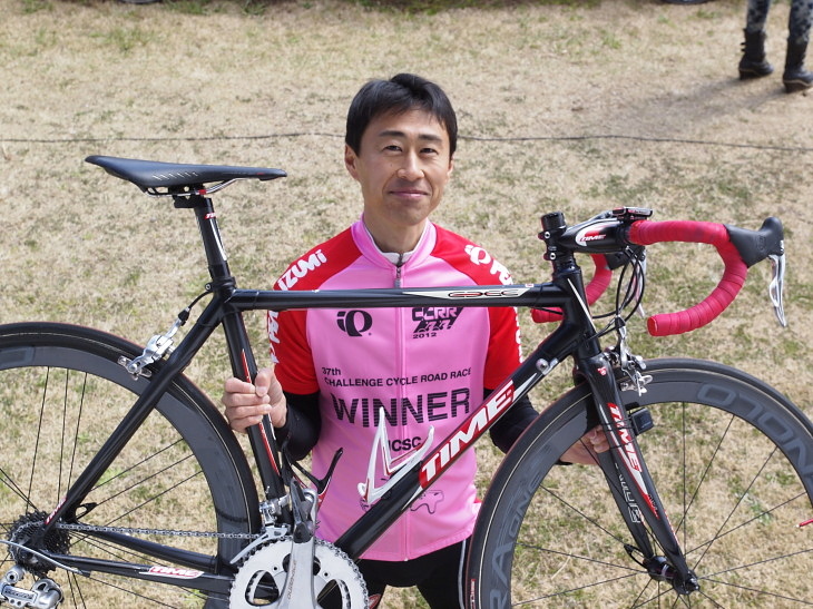 斉藤さんのマシンはタイム。6年ほど乗っているが、特に不満はないとのこと。ホイールのBORAもお気に入り。下りの伸びが違うし、上りも軽い!