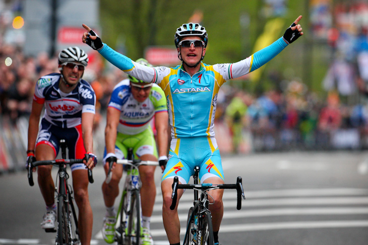 アムステル・ゴールドレースを制したエンリーコ・ガスパロット（イタリア、アスタナ）