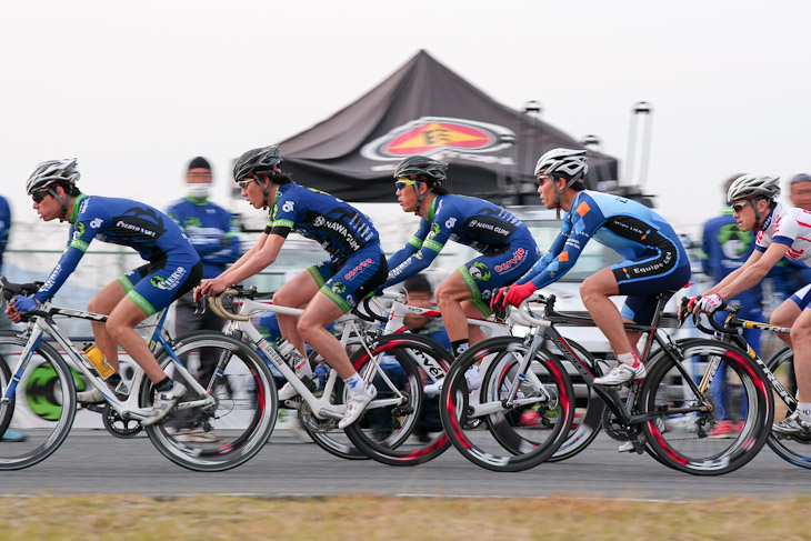 JCF-E CIELVO NARA PRO CYCLINGTEAMがリードする