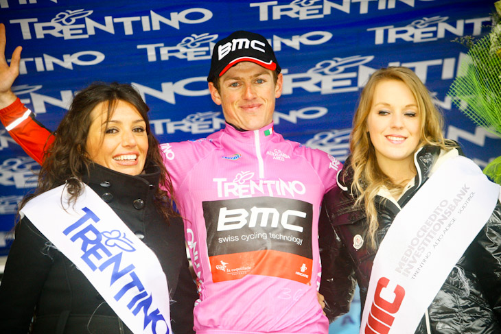 リーダージャージを獲得したマティアス・フランク(スイス、BMCレーシングチーム)