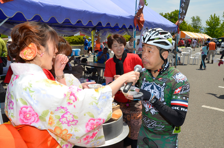 つみれ汁は「美味しいに決まってる!」と安田さん