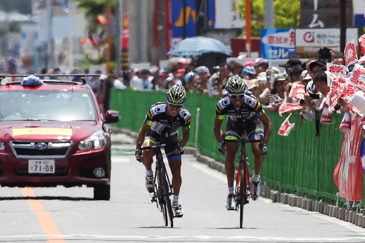 ゴールはスプリントでジュリアン・アレドンド(チームNIPPO)が制する