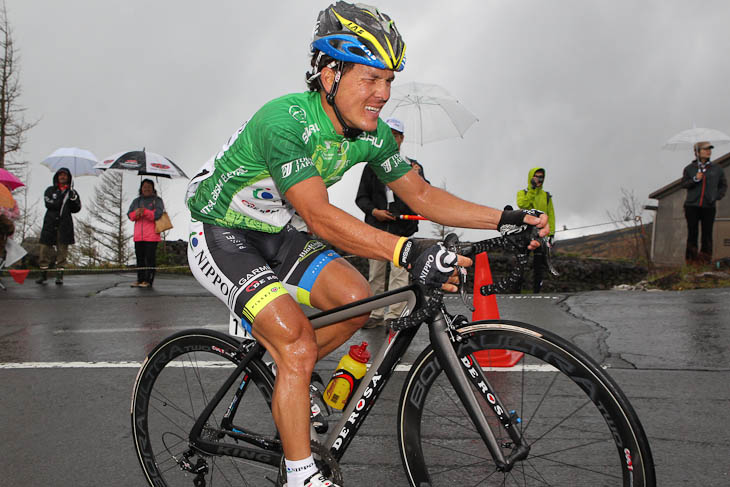 40分42秒で2位のジュリアン・アレドンド(チームNIPPO)