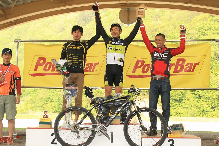 セルフディスカバリーアドベンチャー・イン・王滝 クロスマウンテンバイク100km 総合表彰台